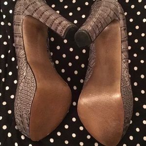 BCBGeneration Jodie platform heels, 6.5